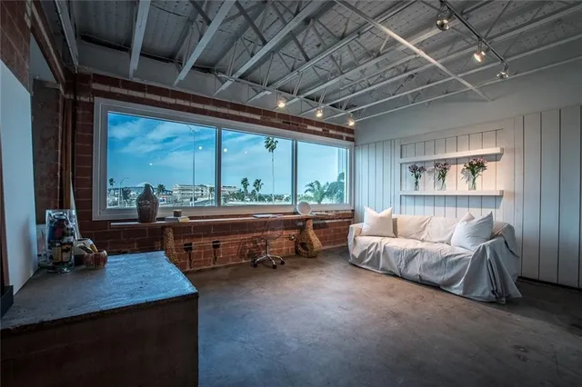 $319,900 | 901 North Upper Broadway, Unit 206, Corpus Christi, TX 78401