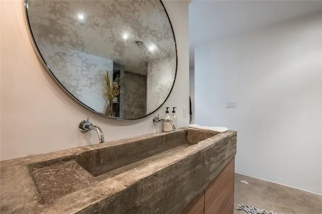 $319,900 | 901 North Upper Broadway, Unit 206, Corpus Christi, TX 78401