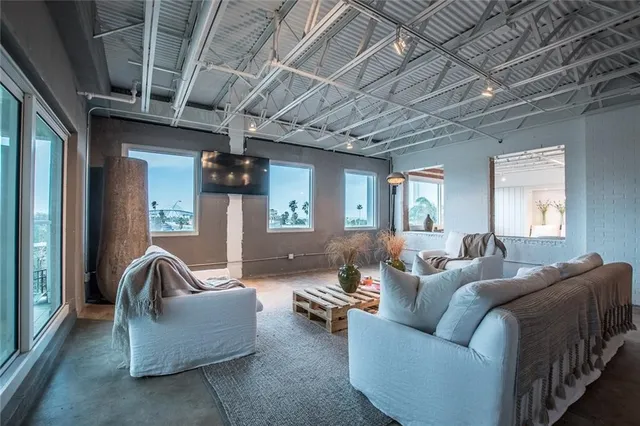 $319,900 | 901 North Upper Broadway, Unit 206, Corpus Christi, TX 78401