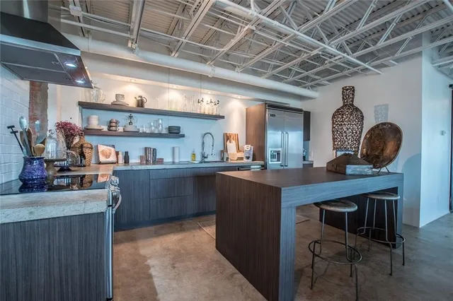 $319,900 | 901 North Upper Broadway, Unit 206, Corpus Christi, TX 78401