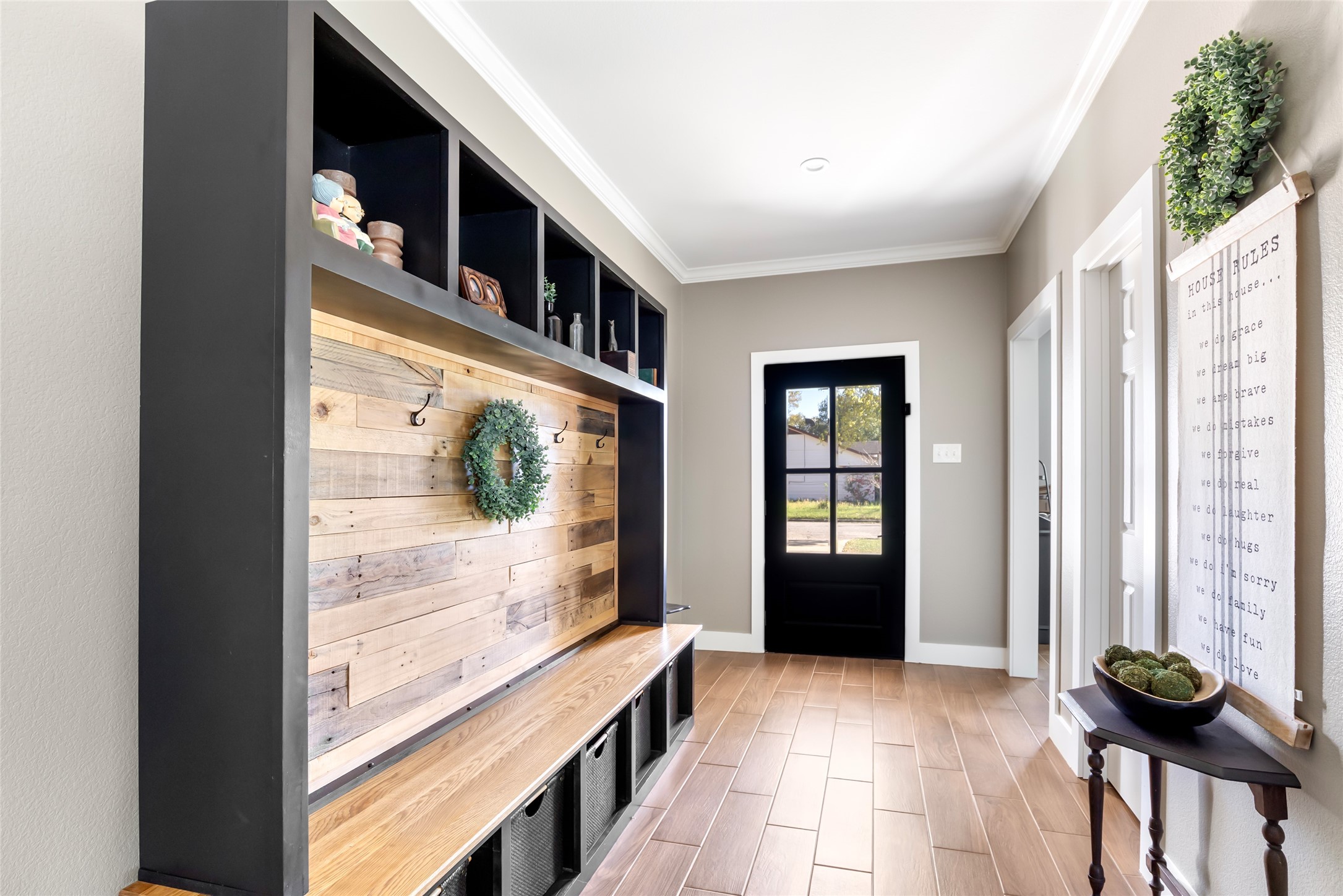 2201 Maple Street Liberty, TX 77575 - Photo 7 of 34 a view of a hallway with windows and entryway