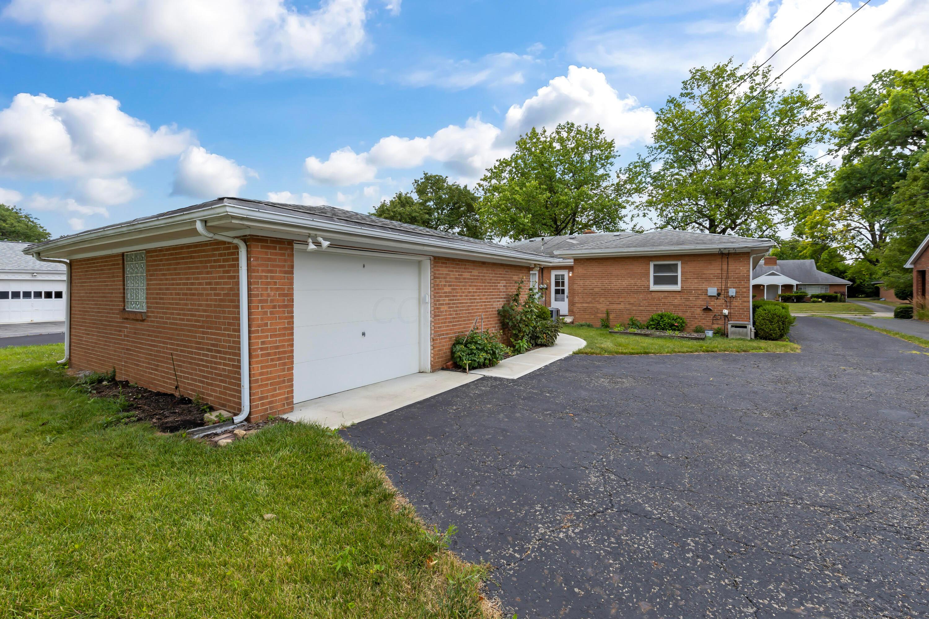 1792 Ardleigh Road Columbus, OH 43221 - Photo 5 of 39 photos_high_resolution_1792ArdleighRoadE