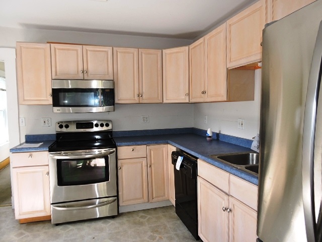 16 Spring Street Barre, VT 05641 - Photo 3 of 24