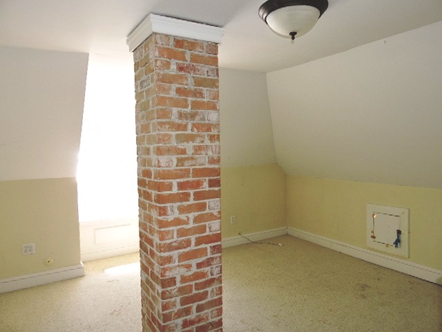 16 Spring Street Barre, VT 05641 - Photo 8 of 24