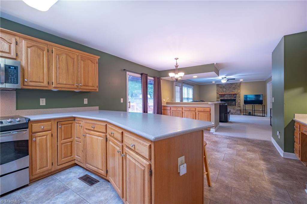 3809 Oak Forest Drive High Point, NC 27265 - Photo 11 of 45