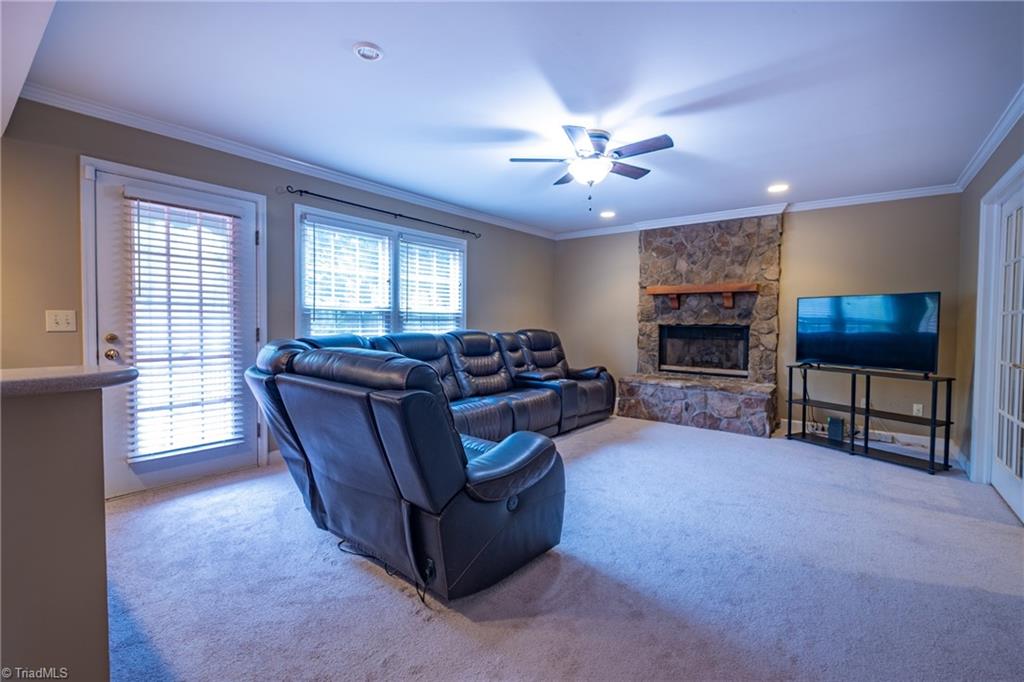 3809 Oak Forest Drive High Point, NC 27265 - Photo 18 of 45