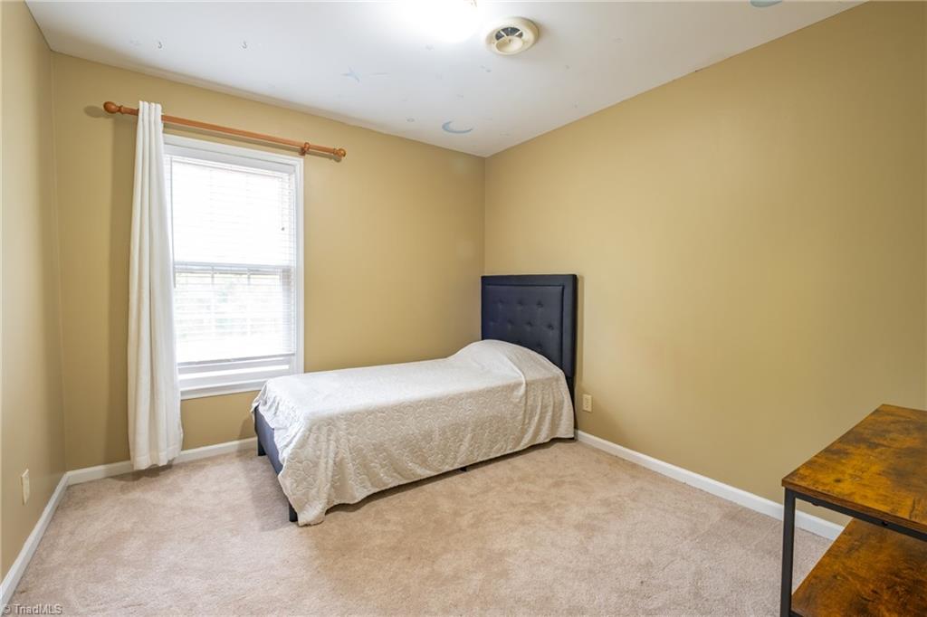 3809 Oak Forest Drive High Point, NC 27265 - Photo 22 of 45