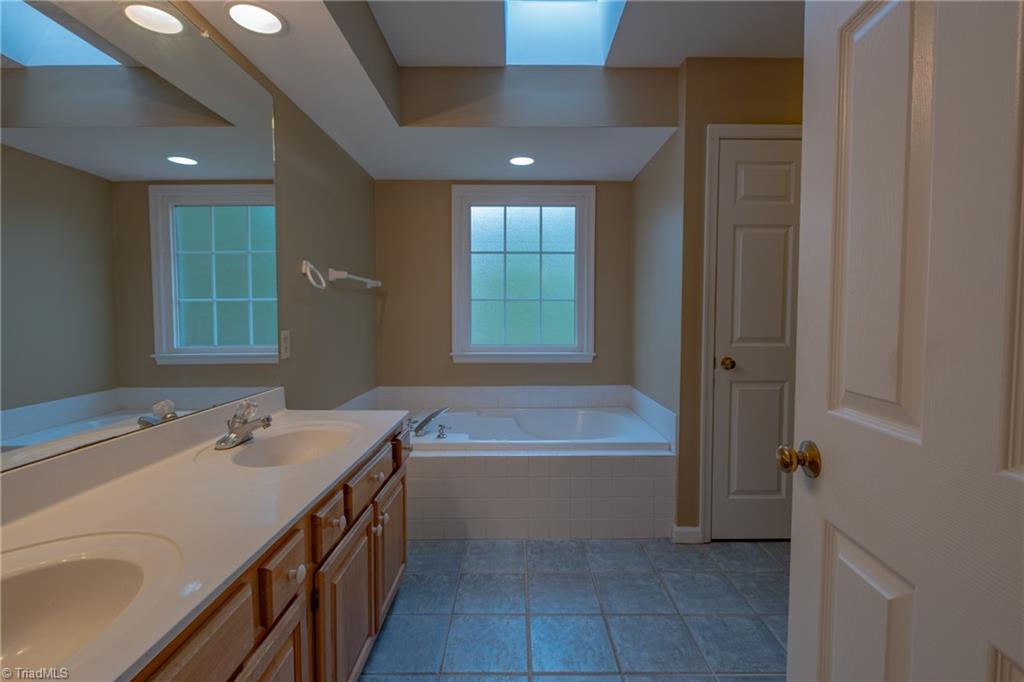 3809 Oak Forest Drive High Point, NC 27265 - Photo 35 of 45