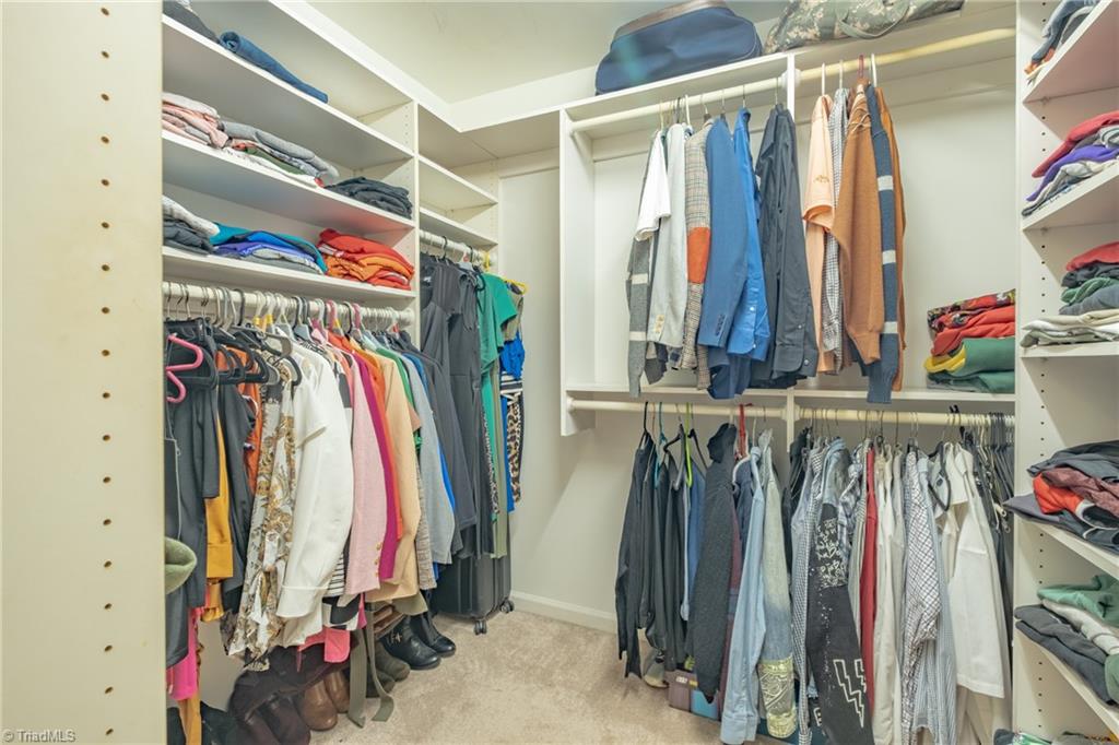 3809 Oak Forest Drive High Point, NC 27265 - Photo 37 of 45