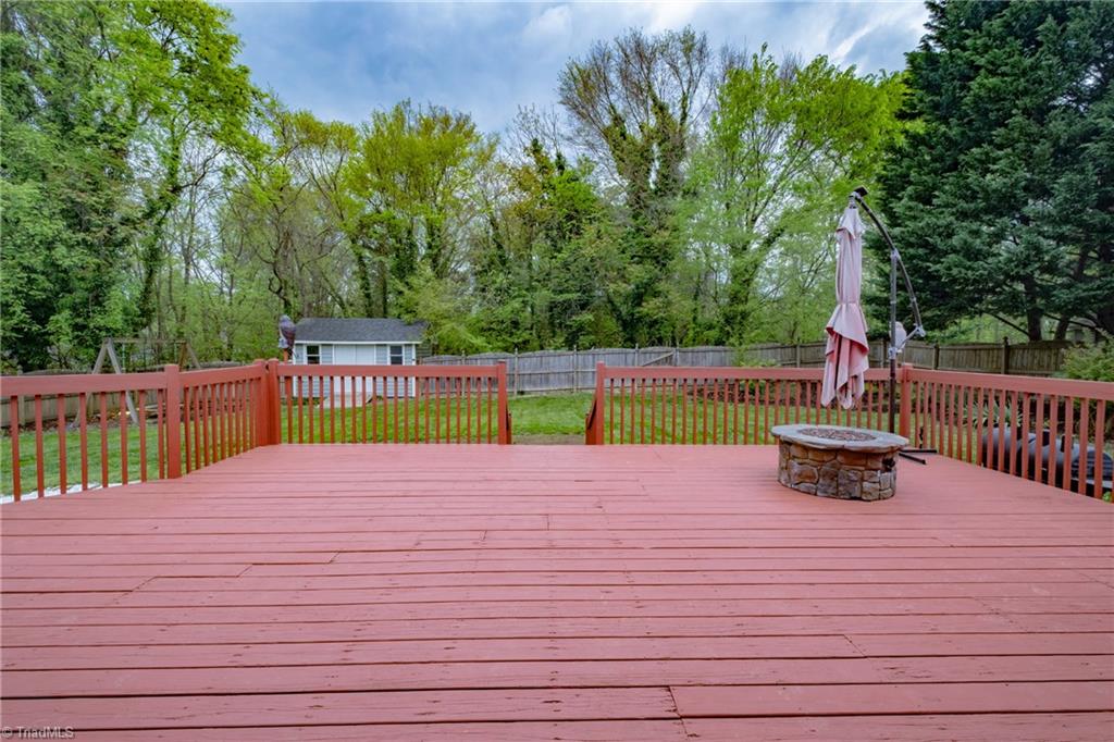 3809 Oak Forest Drive High Point, NC 27265 - Photo 38 of 45