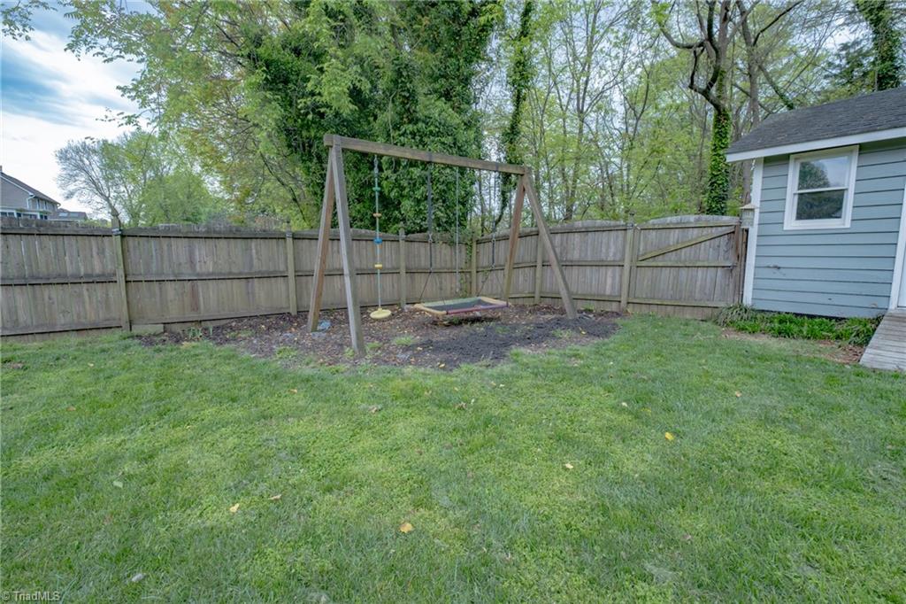 3809 Oak Forest Drive High Point, NC 27265 - Photo 40 of 45