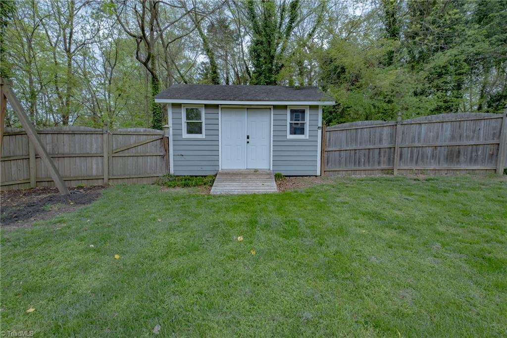 3809 Oak Forest Drive High Point, NC 27265 - Photo 41 of 45