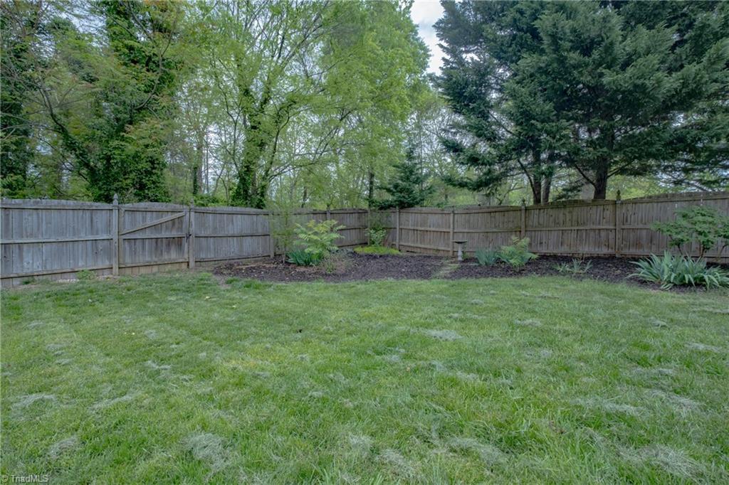 3809 Oak Forest Drive High Point, NC 27265 - Photo 43 of 45