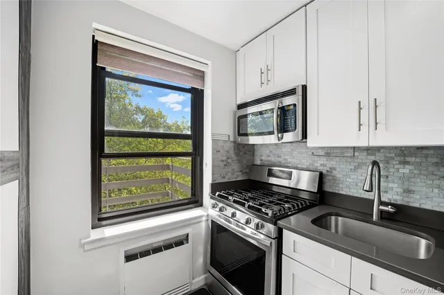 $289,000 | 73-62 Bell Boulevard, Unit 5L | Oakland Gardens