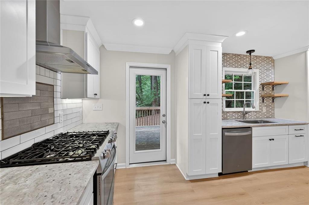 2037 Longview Way Chamblee, GA 30341 - Photo 6 of 40