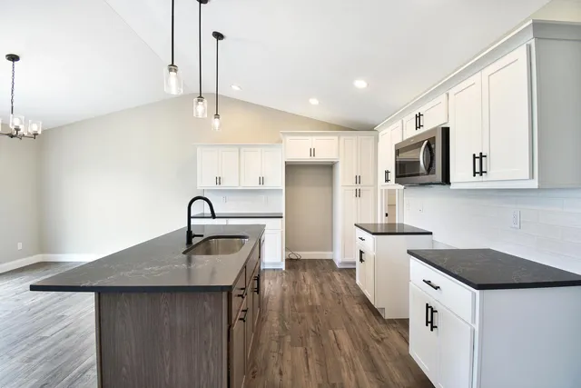 $401,185 | 706 Cates Drive, Mahomet, IL 61853