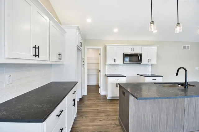 $401,185 | 706 Cates Drive, Mahomet, IL 61853