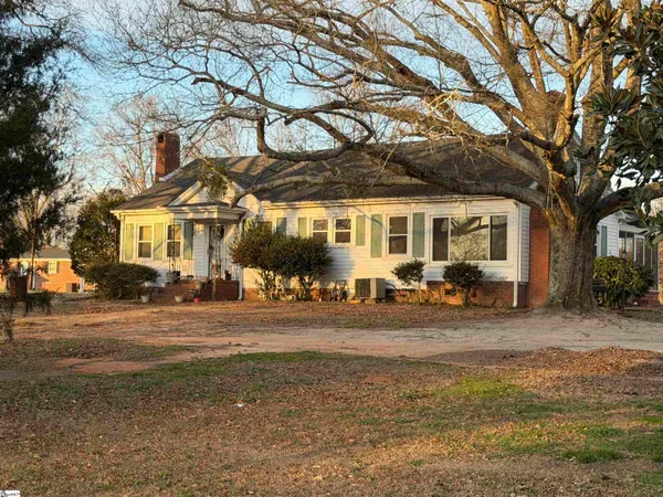 $250,000 | 8014 Highway 14, Gray Court, SC 29645