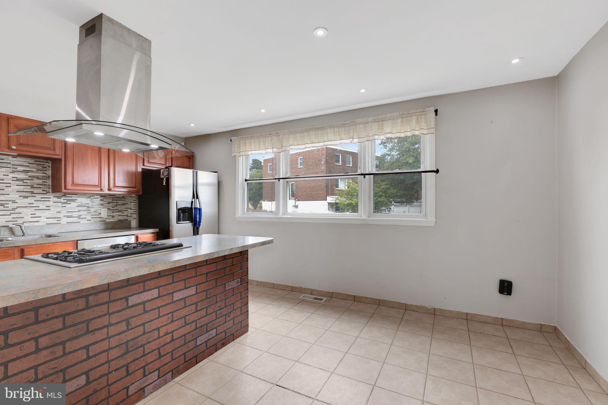 7456 Hill Road Philadelphia, PA 19128 - Photo 11 of 35 Kitchen