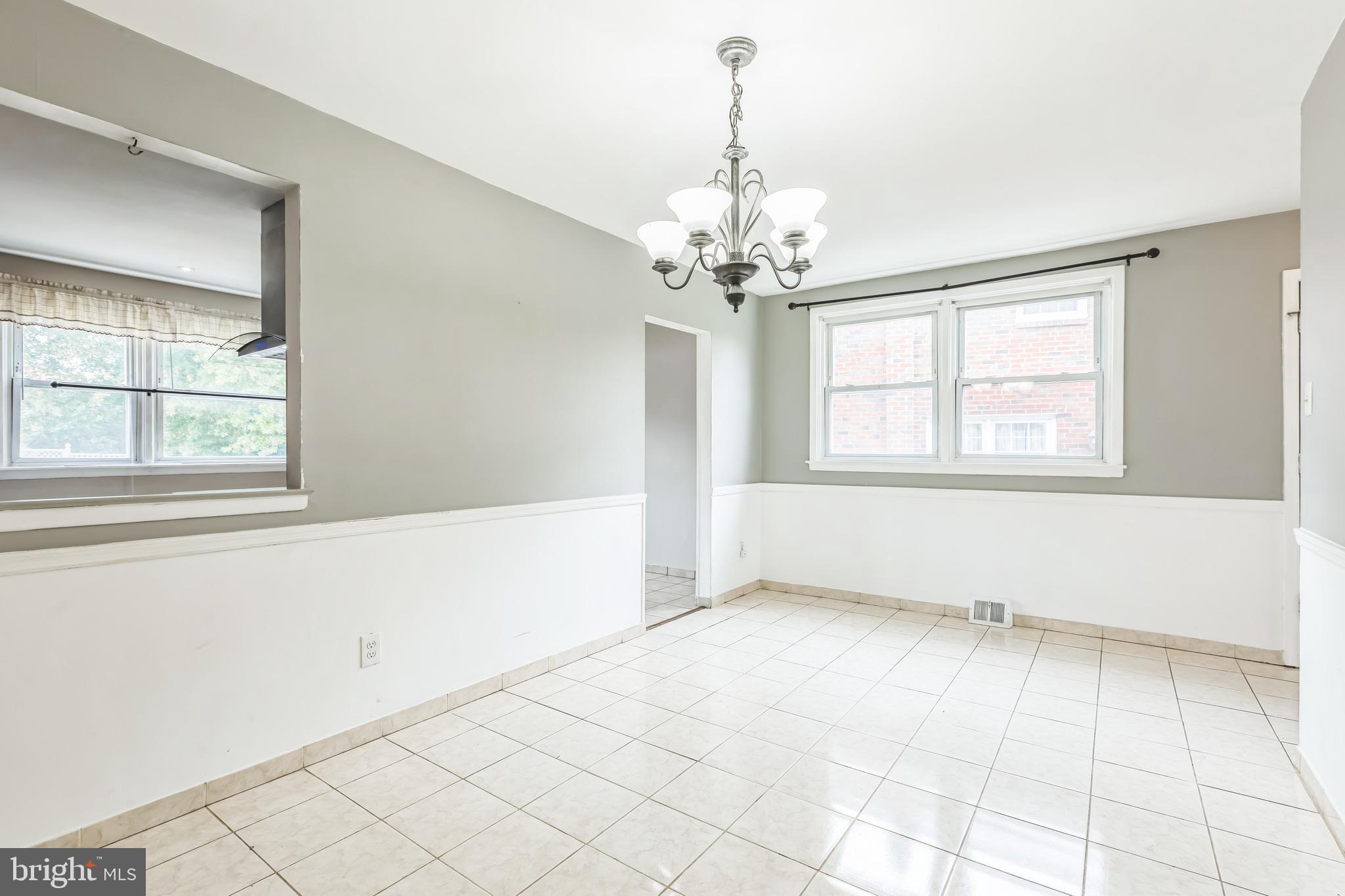 7456 Hill Road Philadelphia, PA 19128 - Photo 19 of 35 Dining Room