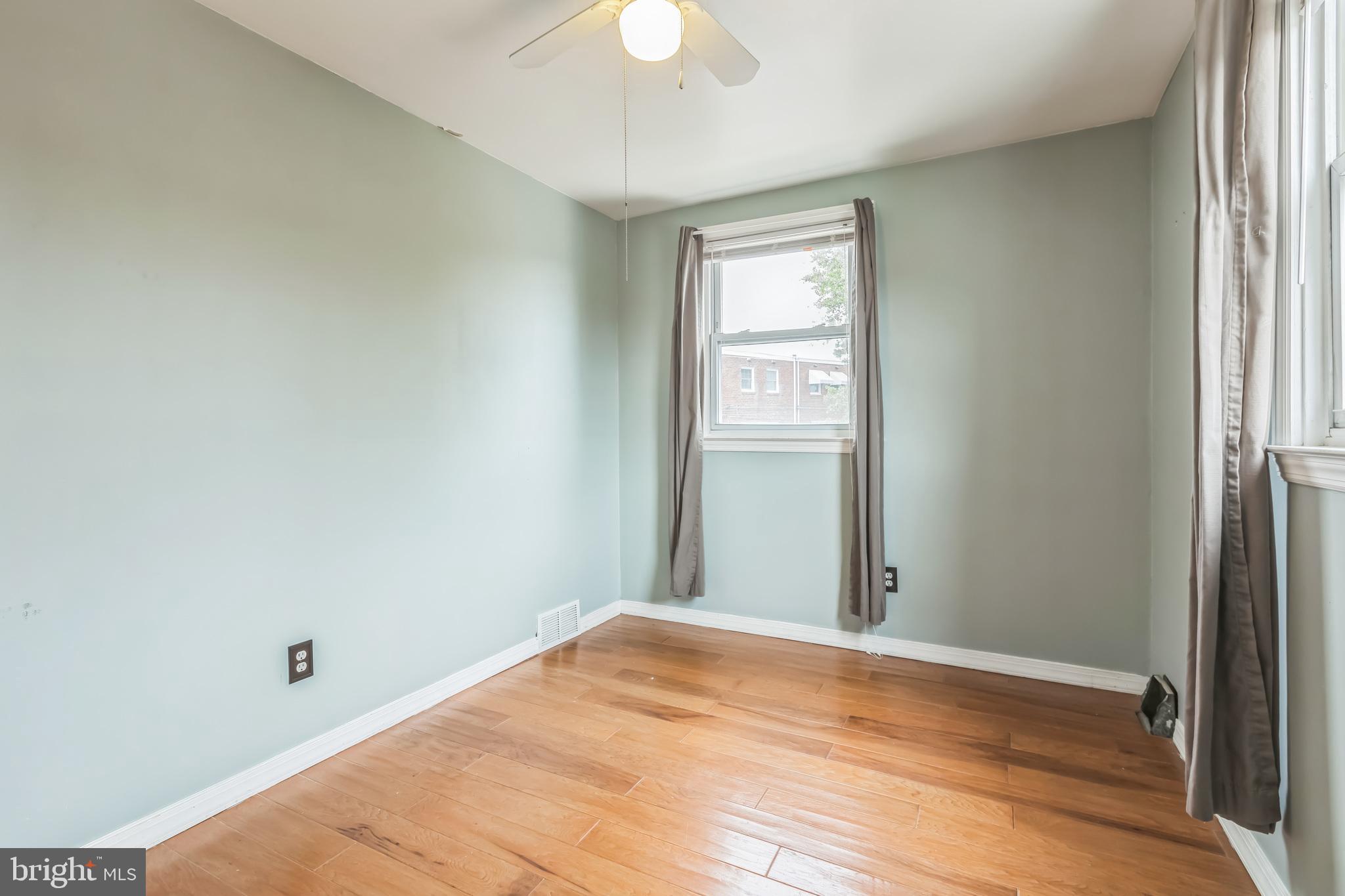 7456 Hill Road Philadelphia, PA 19128 - Photo 27 of 35 Bedroom 1