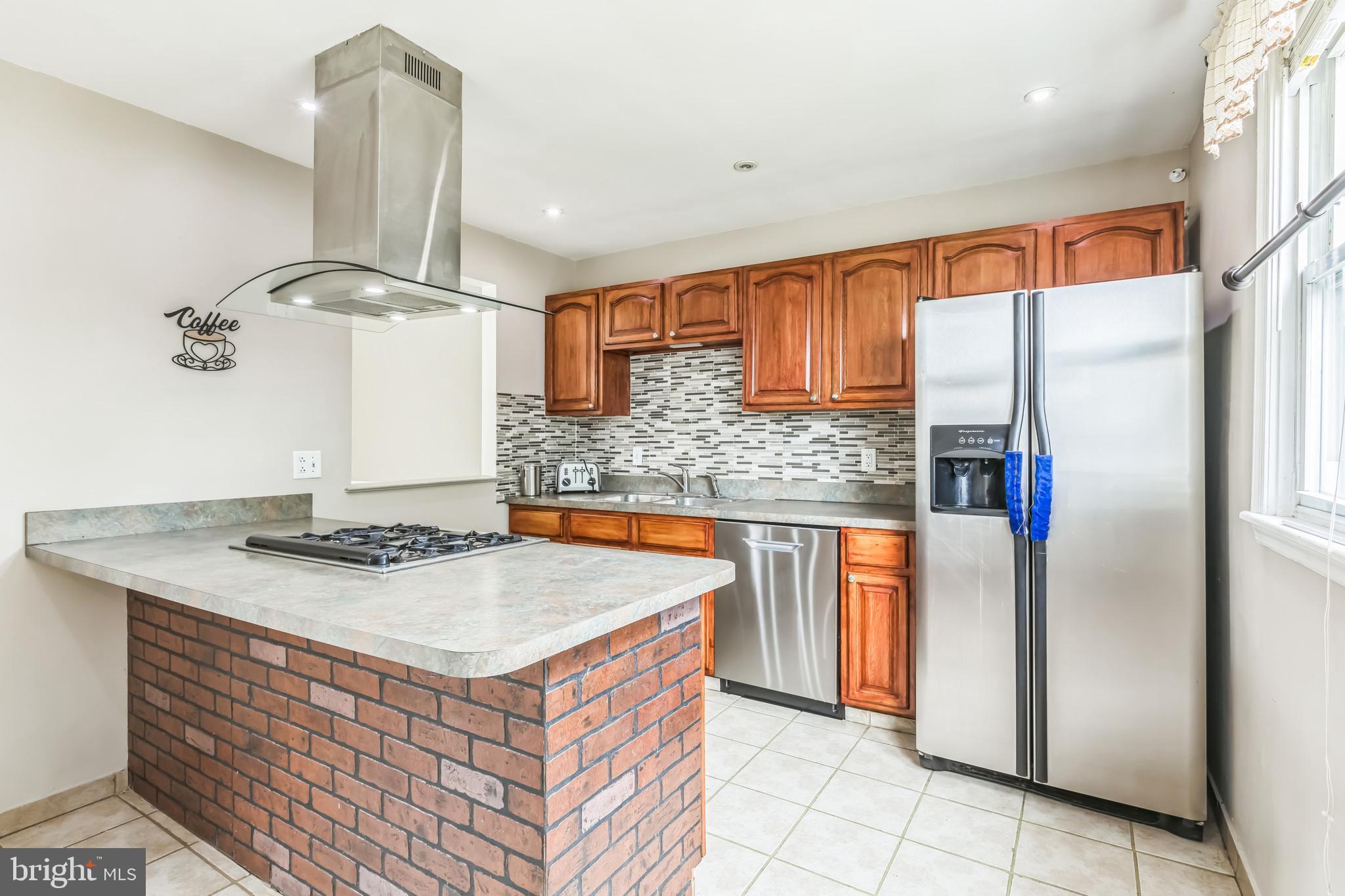 7456 Hill Road Philadelphia, PA 19128 - Photo 7 of 35 Kitchen