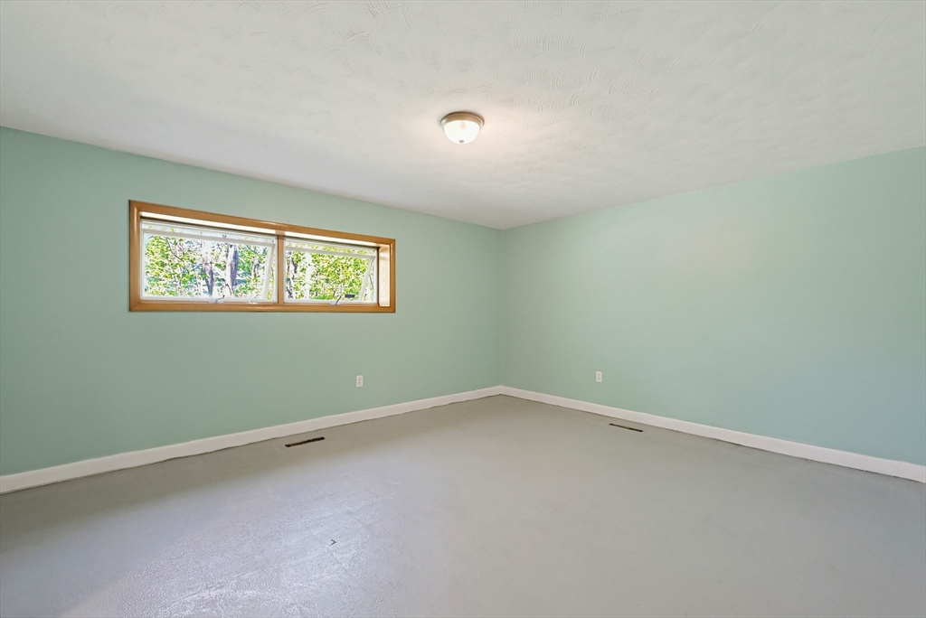 21 Daggett Road Attleboro, MA 02703 - Photo 28 of 39