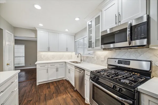 $2,000 | 3315 Kings Mountain Drive, Kingwood, TX 77345