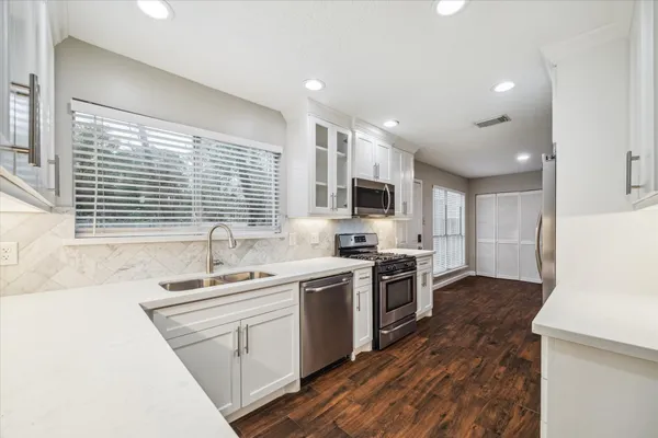 $2,000 | 3315 Kings Mountain Drive, Kingwood, TX 77345