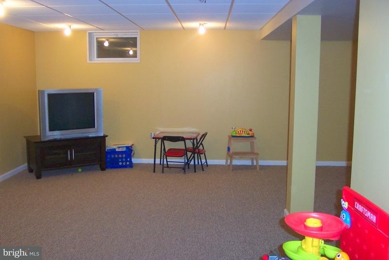 889 Hornig Road Lancaster, PA 17601 - Photo 12 of 15 Gallery Image 12