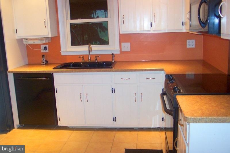 889 Hornig Road Lancaster, PA 17601 - Photo 10 of 15 Gallery Image 10