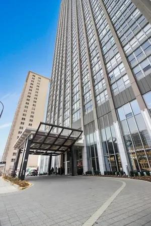 $2,500 | 655 West Irving Park Road, Unit 4008, Chicago, IL 60613