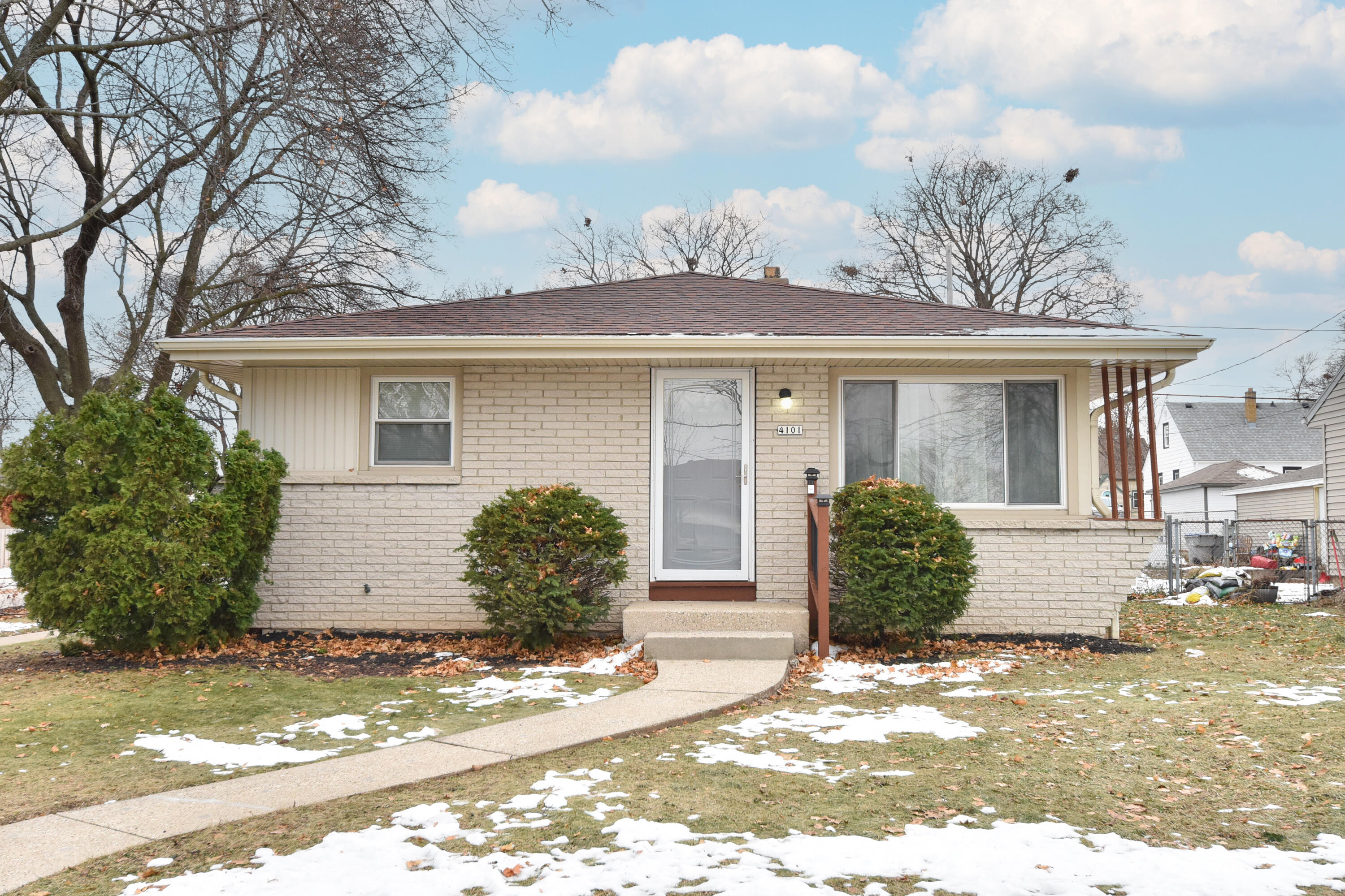 4101 North 70th Street Milwaukee, WI 53216 - Photo 32 of 37 Front View