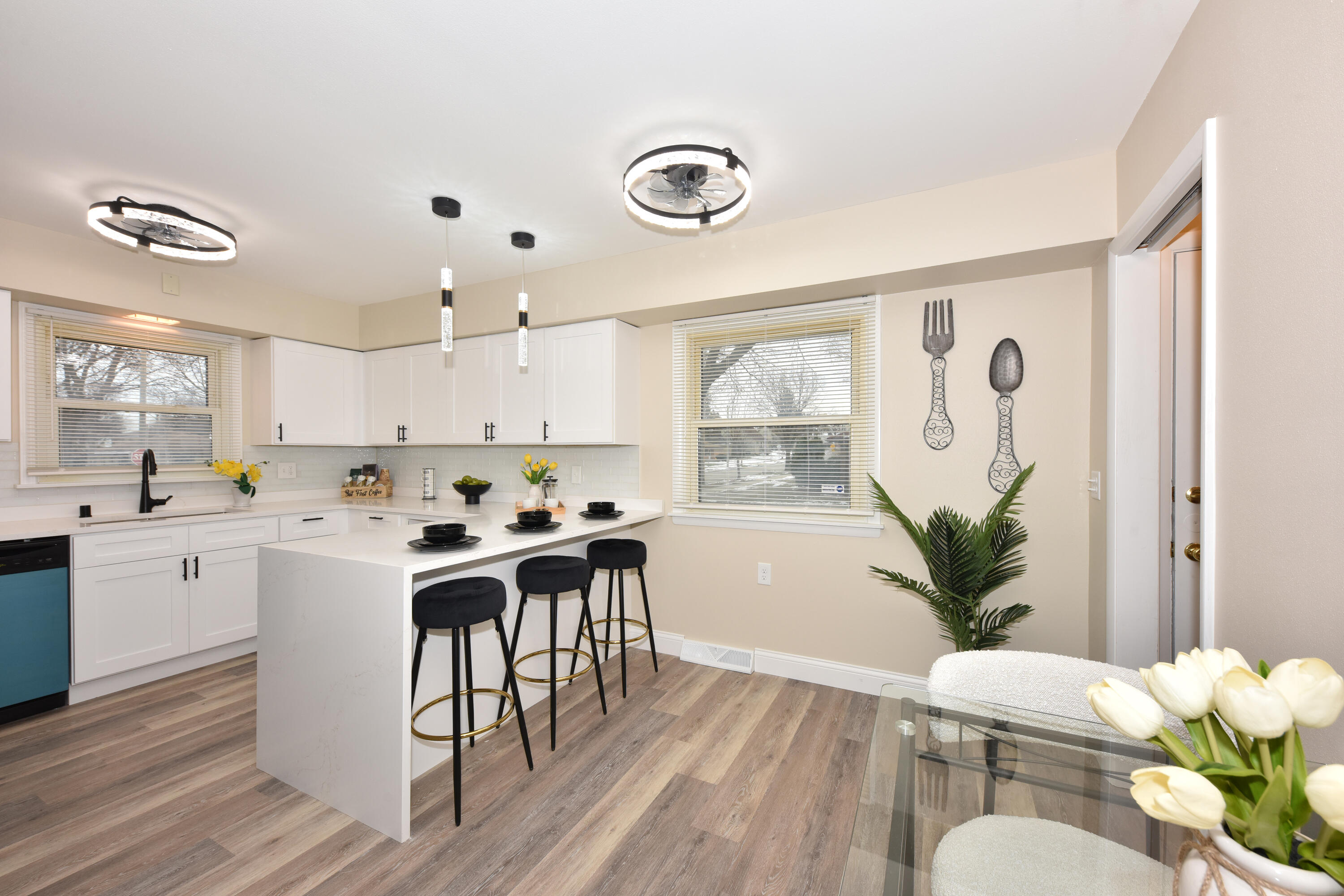 4101 North 70th Street Milwaukee, WI 53216 - Photo 7 of 37 Kitchen