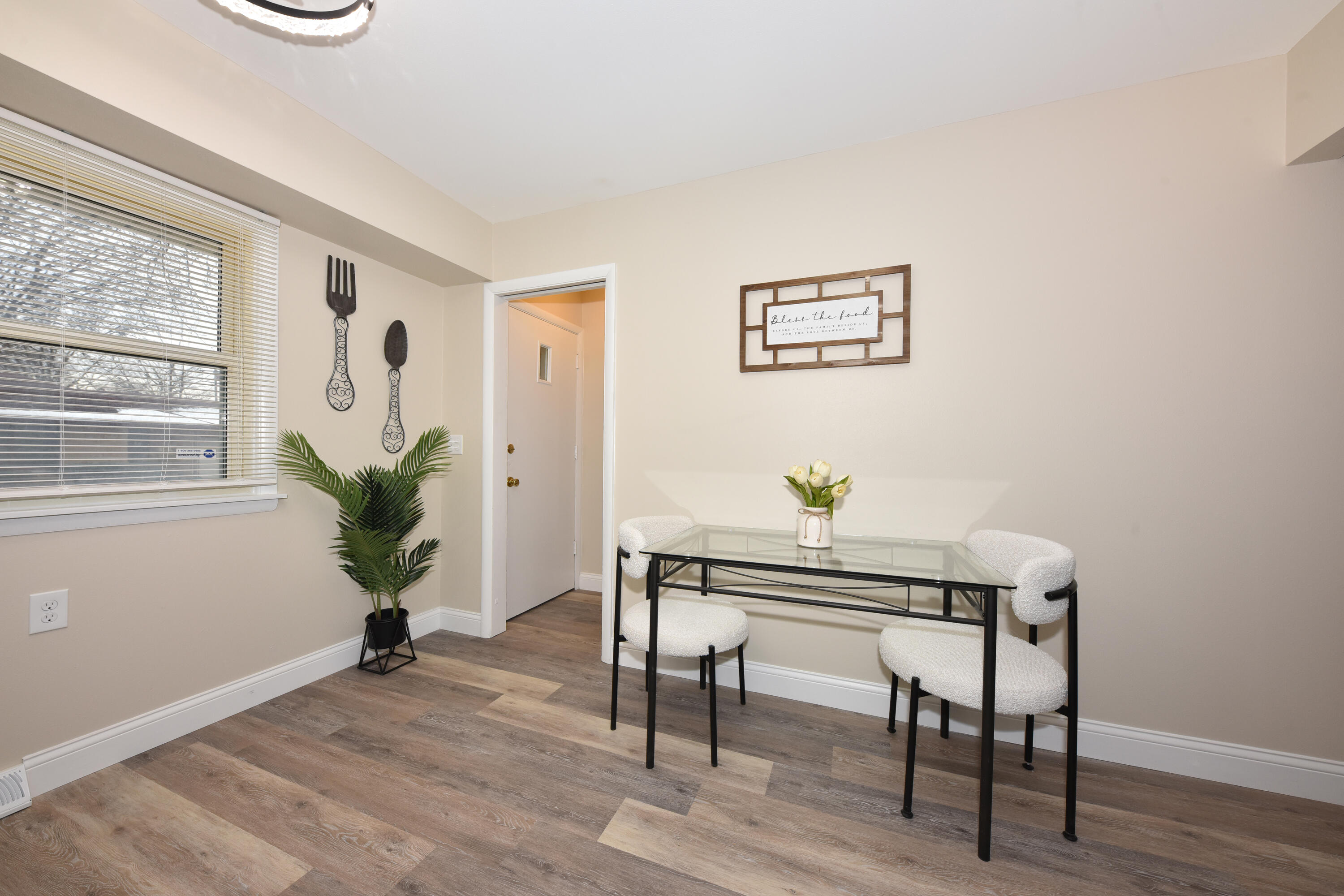 4101 North 70th Street Milwaukee, WI 53216 - Photo 8 of 37 Kitchen