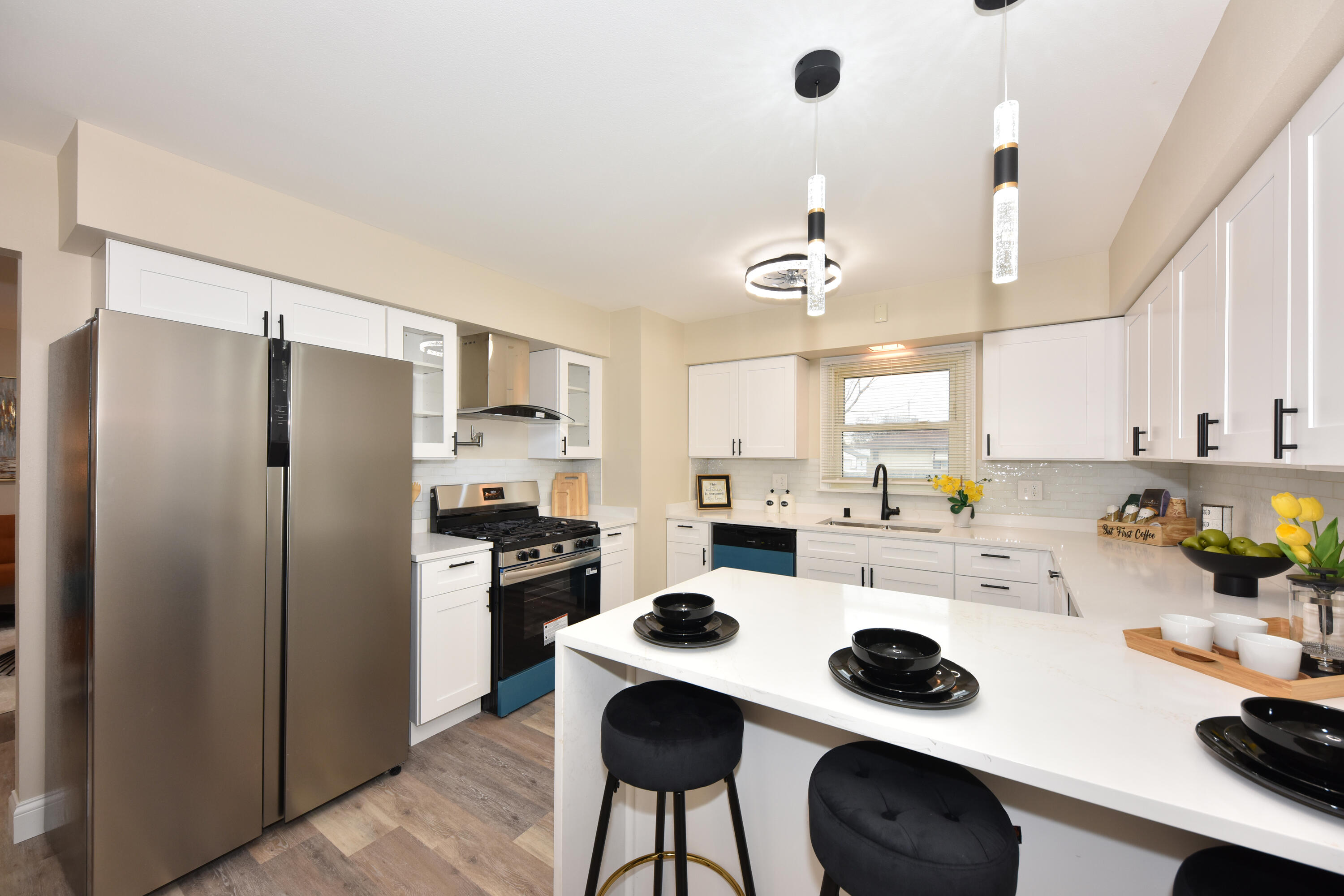 4101 North 70th Street Milwaukee, WI 53216 - Photo 10 of 37 Kitchen