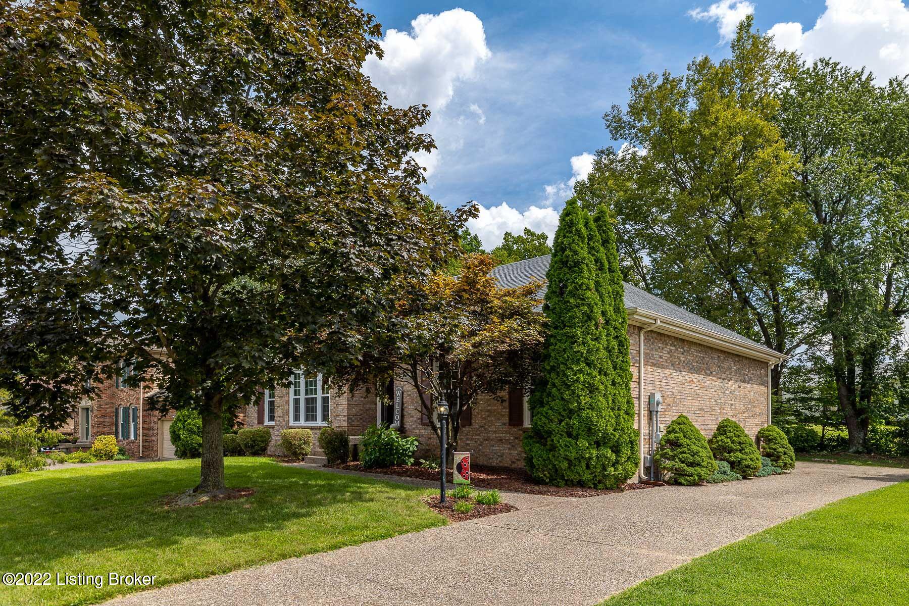 8304 Lacevine Road Louisville, KY 40220 - Photo 37 of 38 Driveway