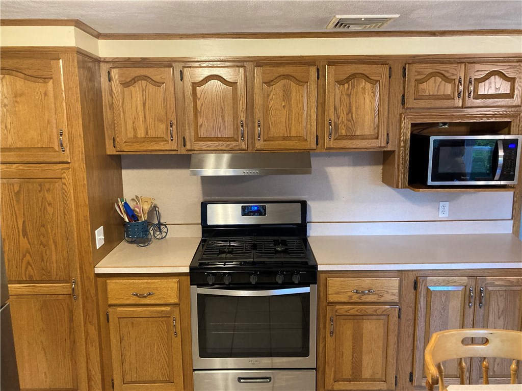 100 Eagle Road Cranston, RI 02920 - Photo 8 of 27 Gallery Image 8