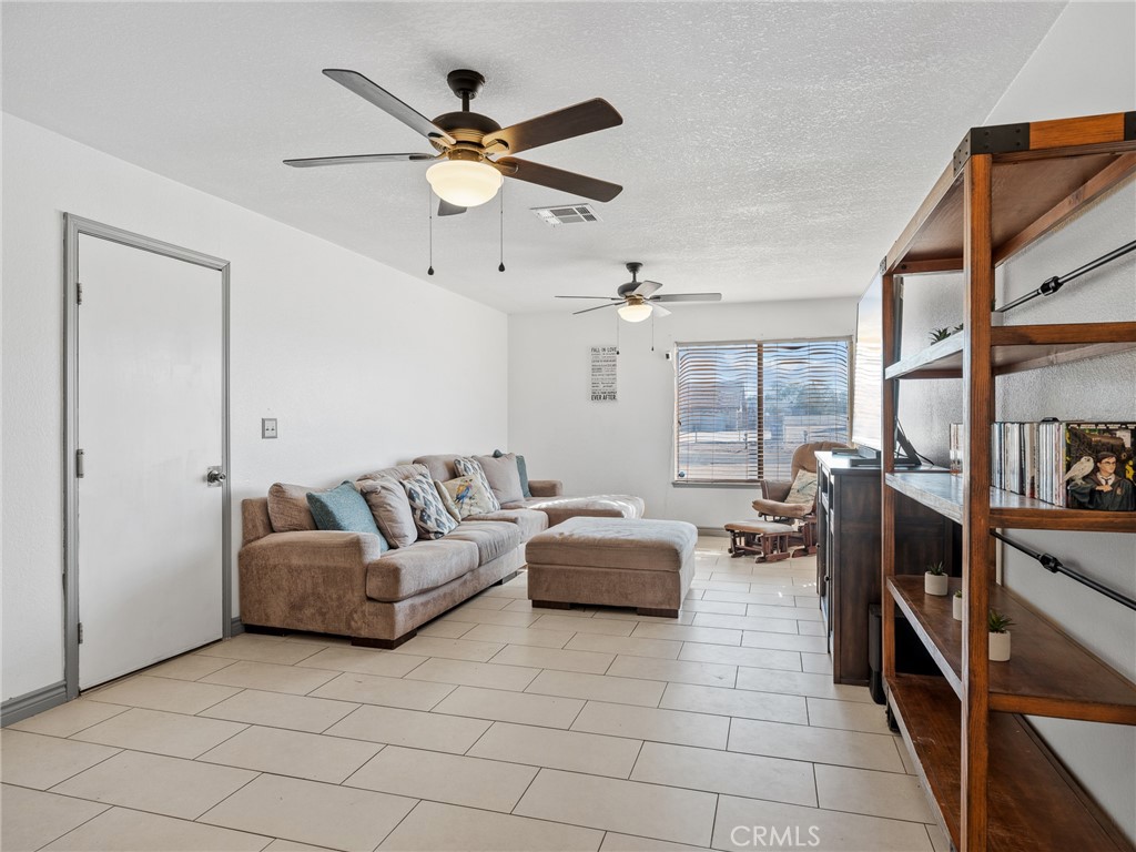 14798 Dos Palmas Road Victorville, CA 92392 - Photo 14 of 55