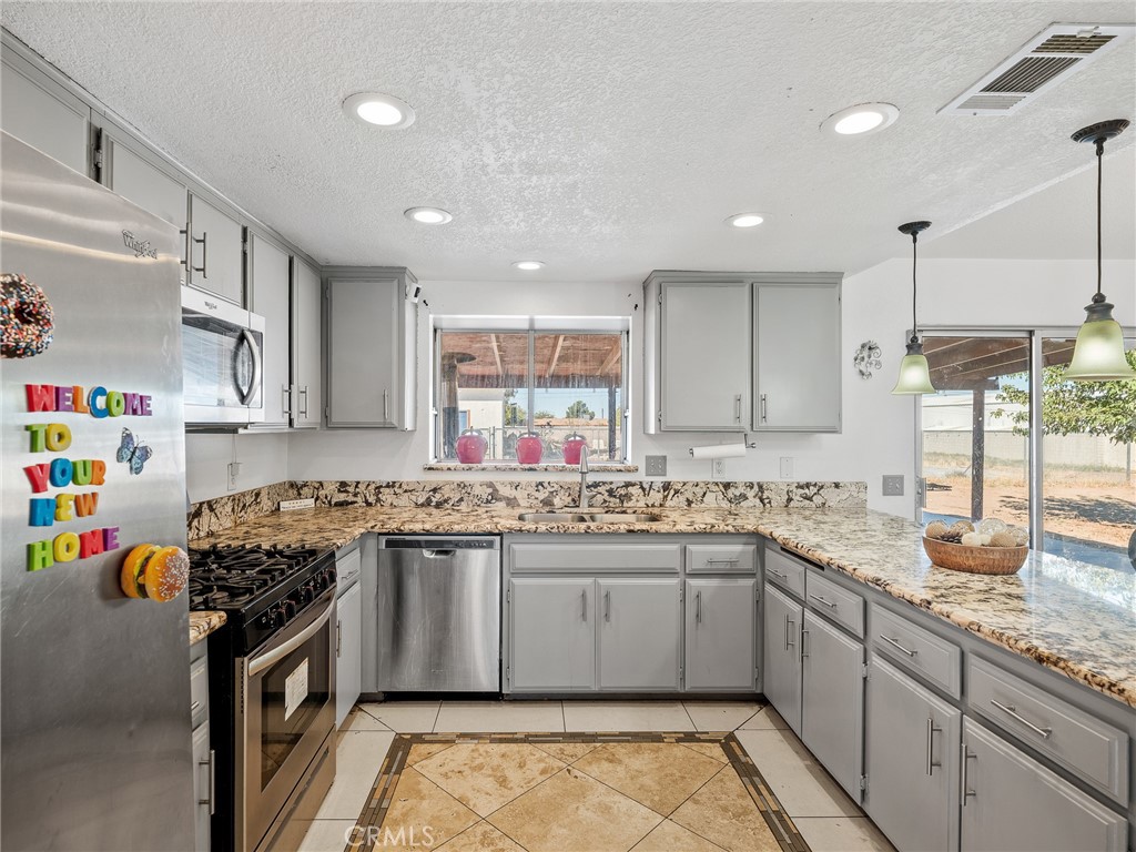 14798 Dos Palmas Road Victorville, CA 92392 - Photo 23 of 55