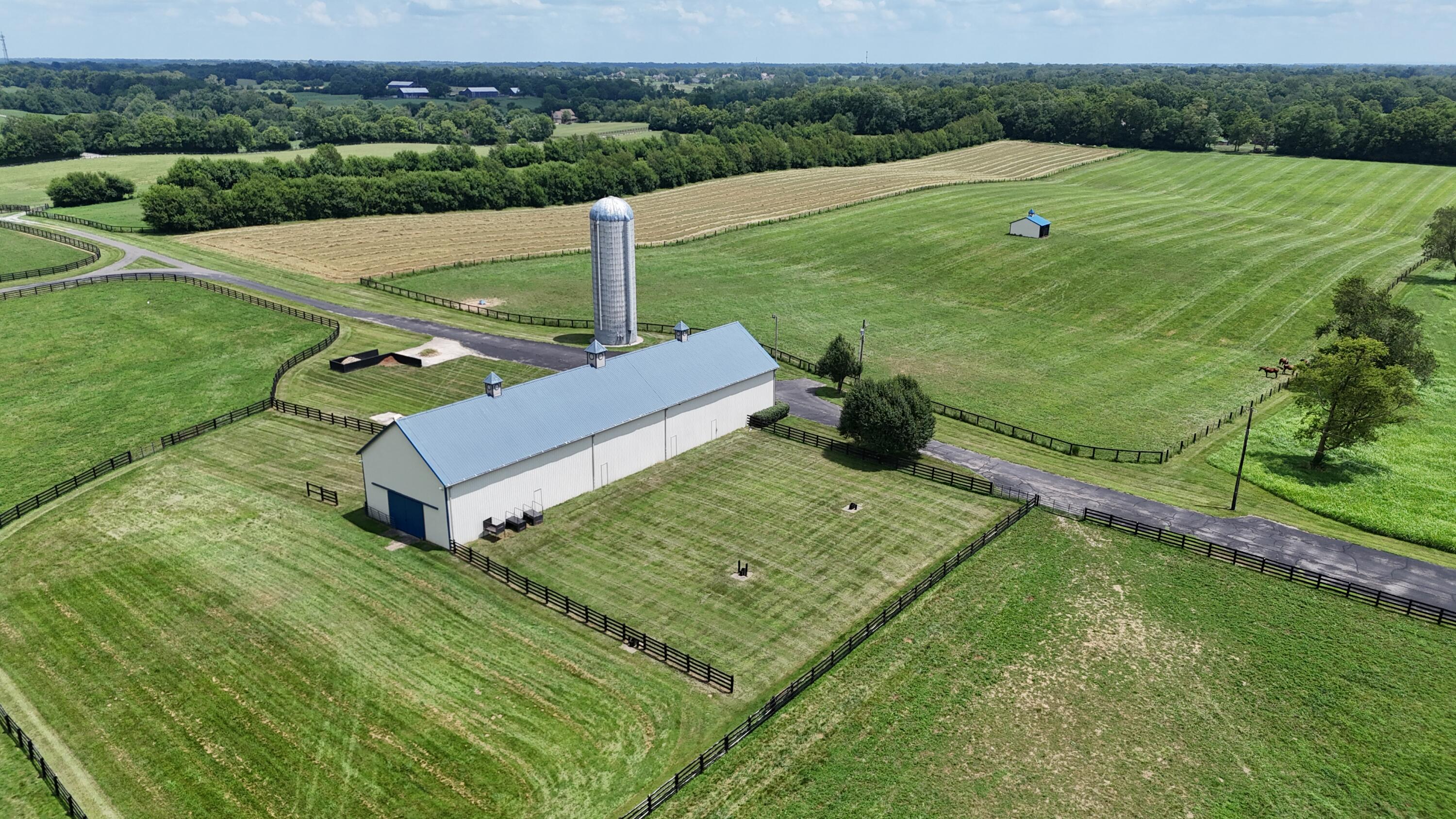 3469 Winchester Road Lexington, KY 40509 - Photo 25 of 86 DJI_20250725140718_0207_D