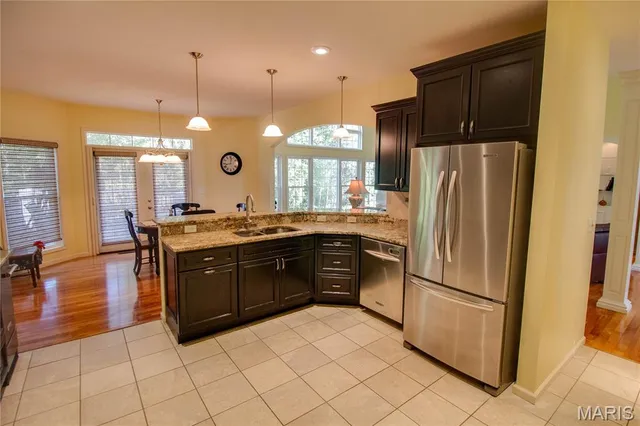 $475,000 | 1200 White Oak Trail, Godfrey, IL 62035