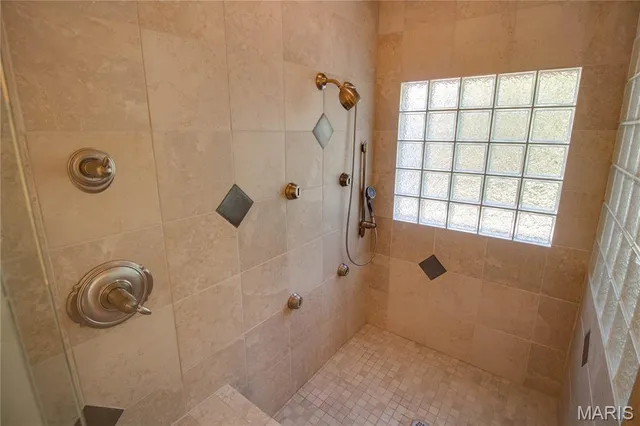 $475,000 | 1200 White Oak Trail, Godfrey, IL 62035