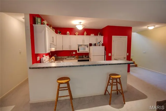 $475,000 | 1200 White Oak Trail, Godfrey, IL 62035