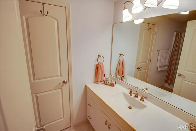 $475,000 | 1200 White Oak Trail, Godfrey, IL 62035