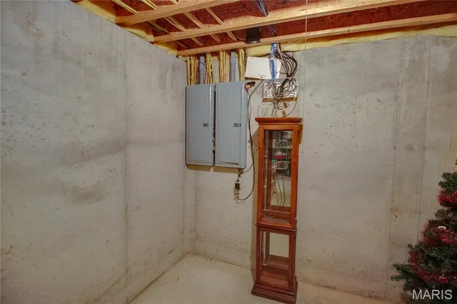 $475,000 | 1200 White Oak Trail, Godfrey, IL 62035