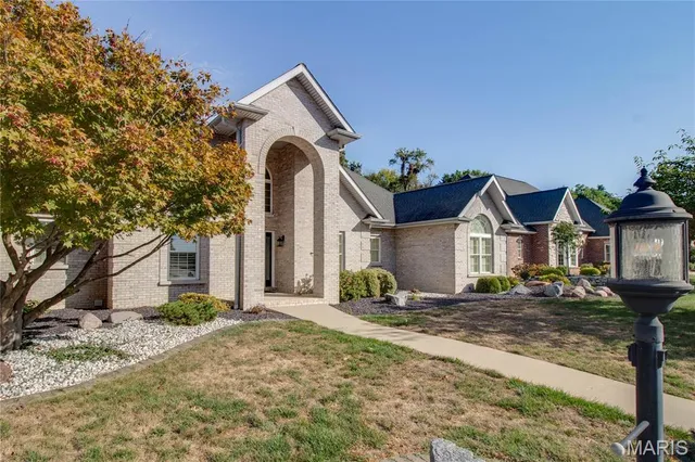 $475,000 | 1200 White Oak Trail, Godfrey, IL 62035