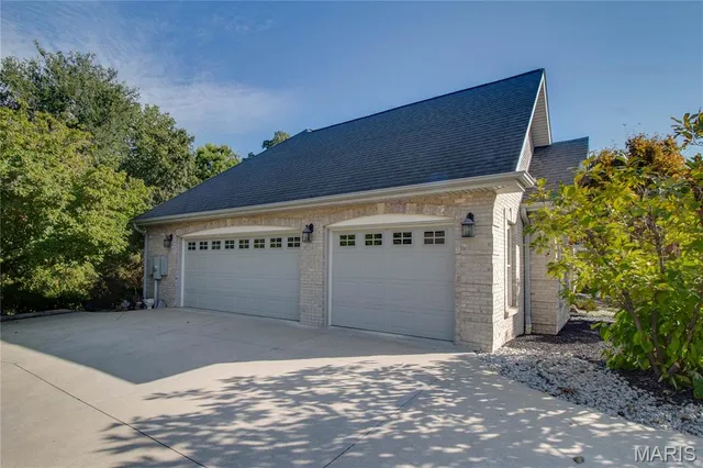 $475,000 | 1200 White Oak Trail, Godfrey, IL 62035