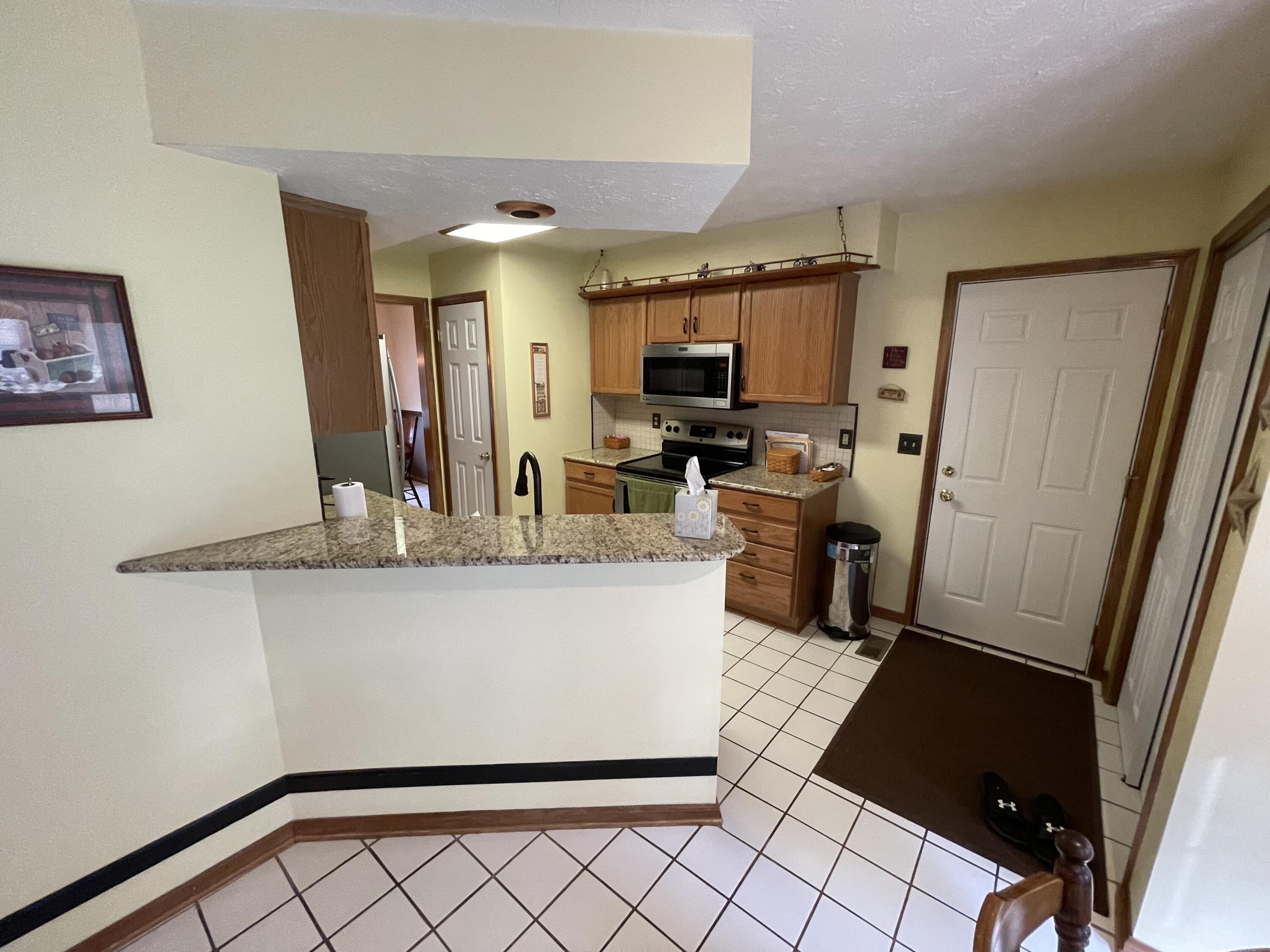 5760 West Ridgewood Road Springfield, OH 45503 - Photo 11 of 49 Gallery Image 11