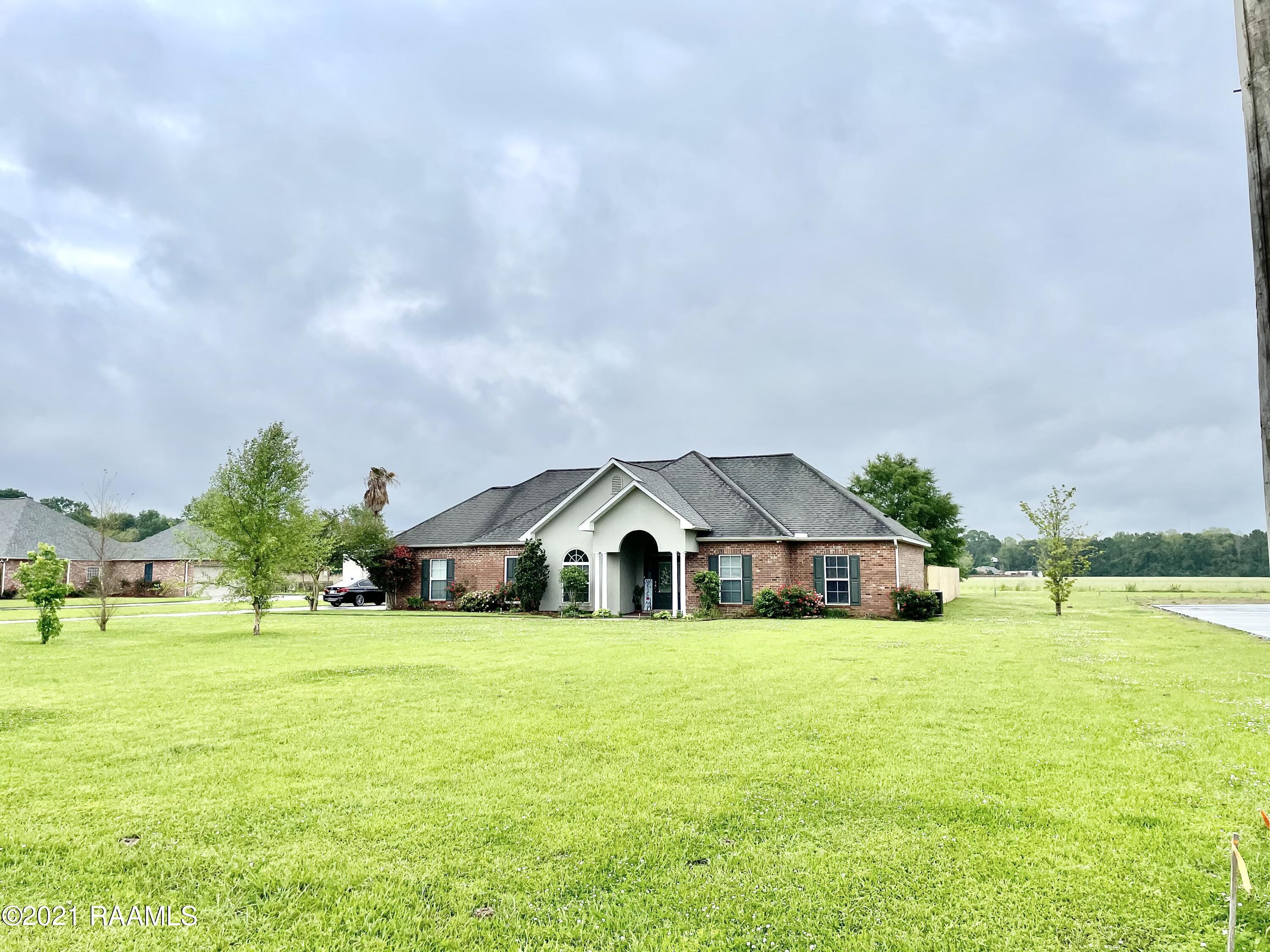 404 Kilchrist Road Carencro, LA 70520 - Photo 4 of 37 Gallery Image 4
